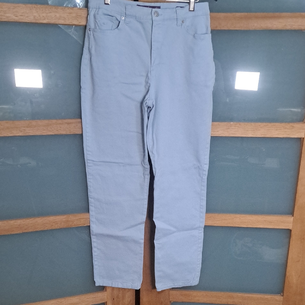 Gloria Vanderbilt Light Blue Denim Sz 10 Like New.